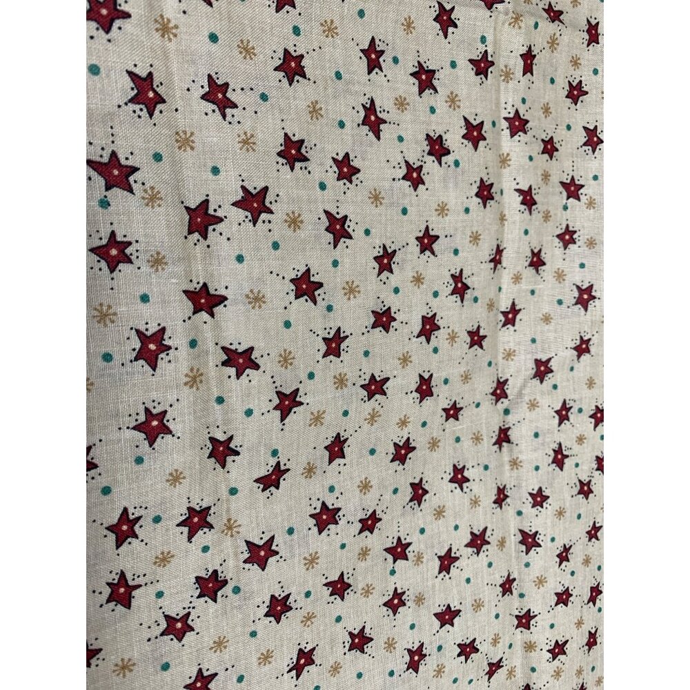 Benartex Cotton Fabric 1/2 Yard Red Star Pattern on Beige Quilting & Crafts